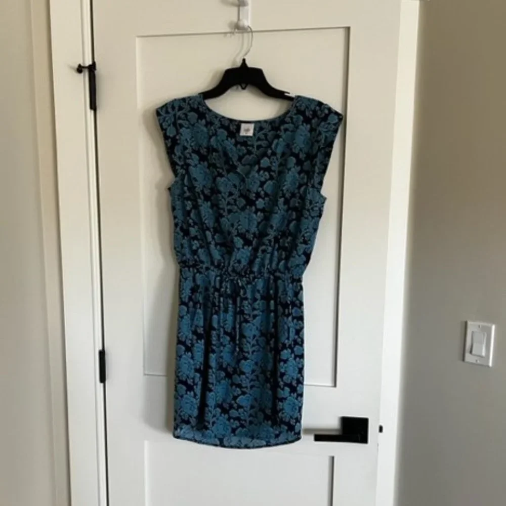 Cabi Medium Java Dress - Picture 2 of 4
